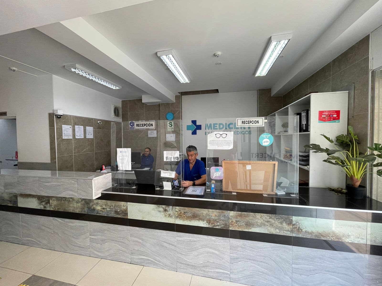 Recepción Medicert exámenes médicos
